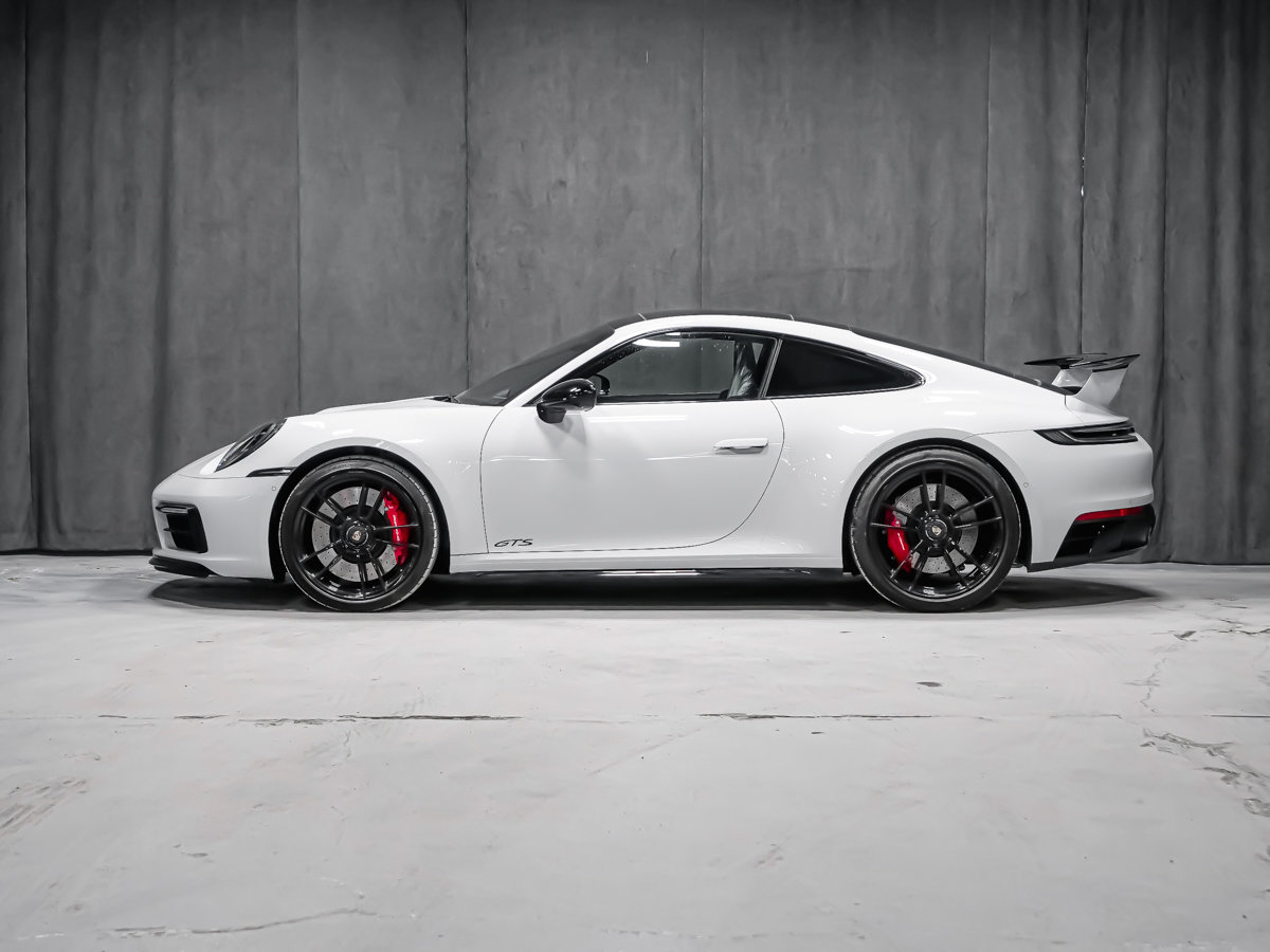 2022 Porsche 911 Carrera 4 GTS 