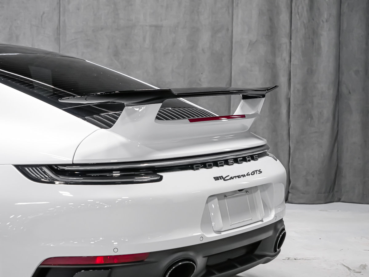 2022 Porsche 911 Carrera 4 GTS 