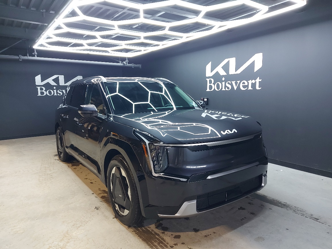 Kia ev9 land 2026