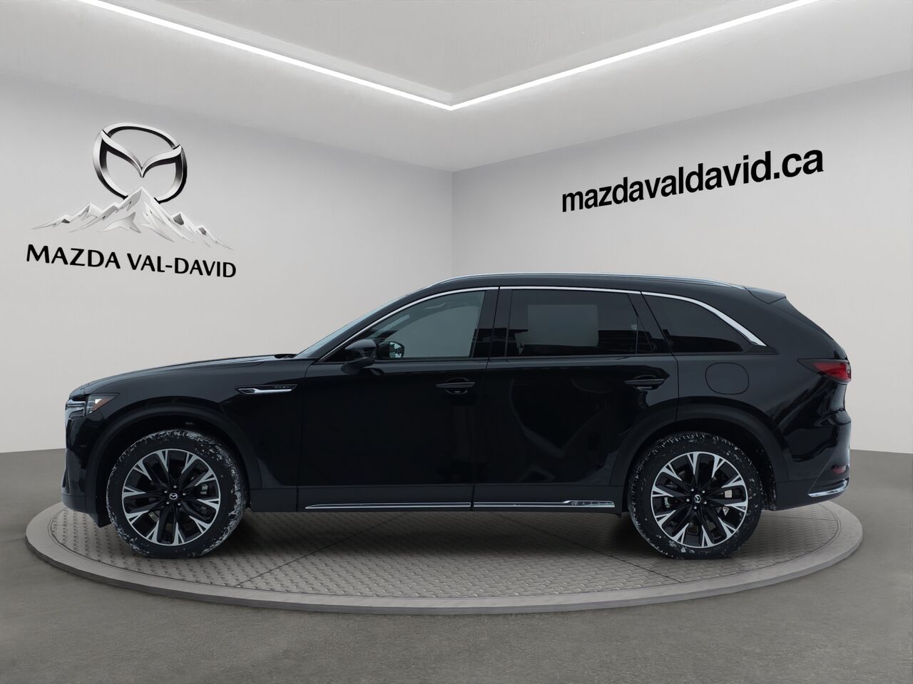 2025 Mazda CX-90 PHEV &Eacute;ligible &agrave; une subvention gouvernementale allant jusqu&rsquo;&agrave; 7500$ Jet Black Mica