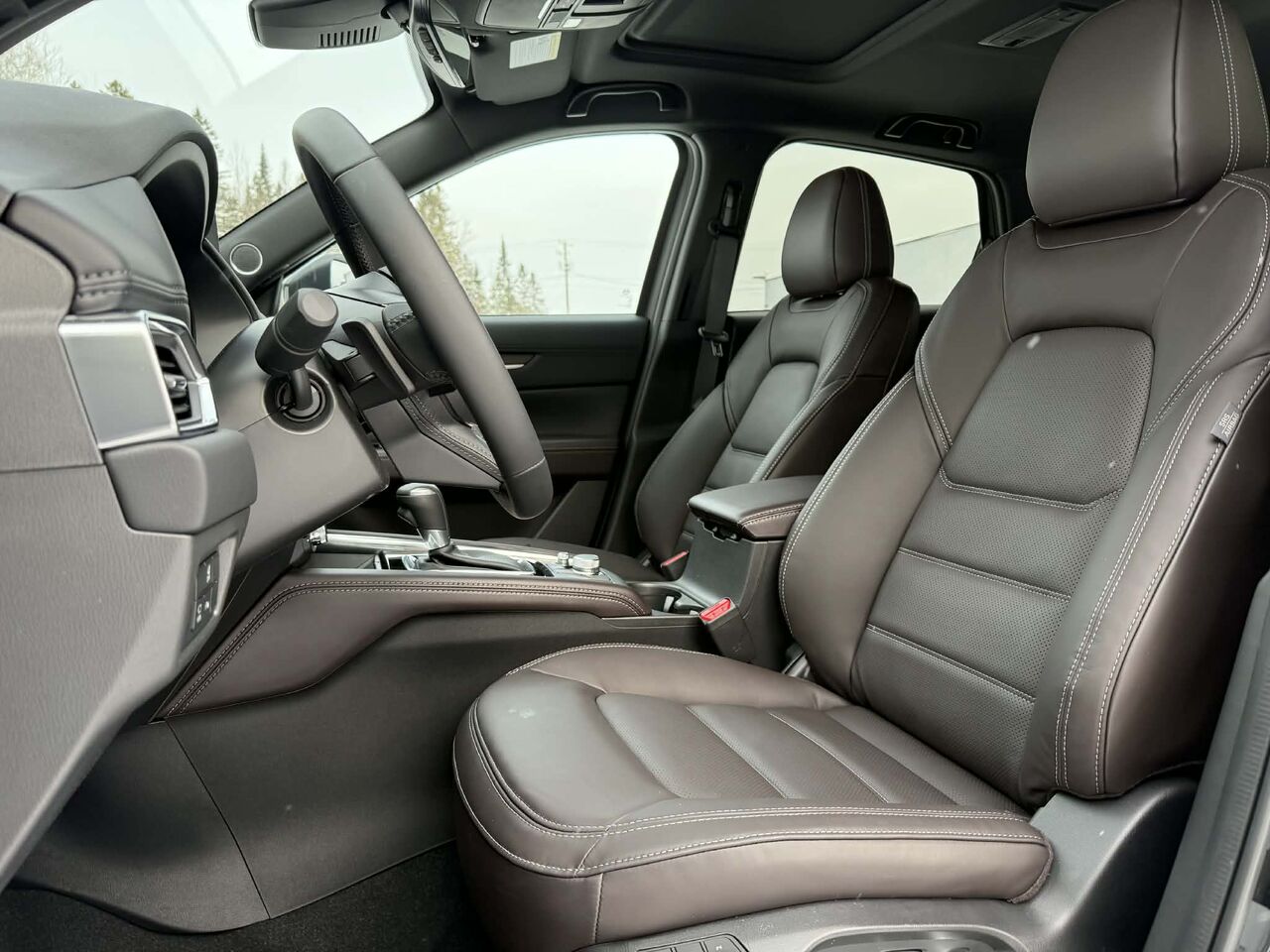 2025 Mazda CX-5 Signature, awd, toit ouvrant, si&egrave;ges, volant et r&eacute;troviseurs chauffants roue 19 pouce Jet Black Mica