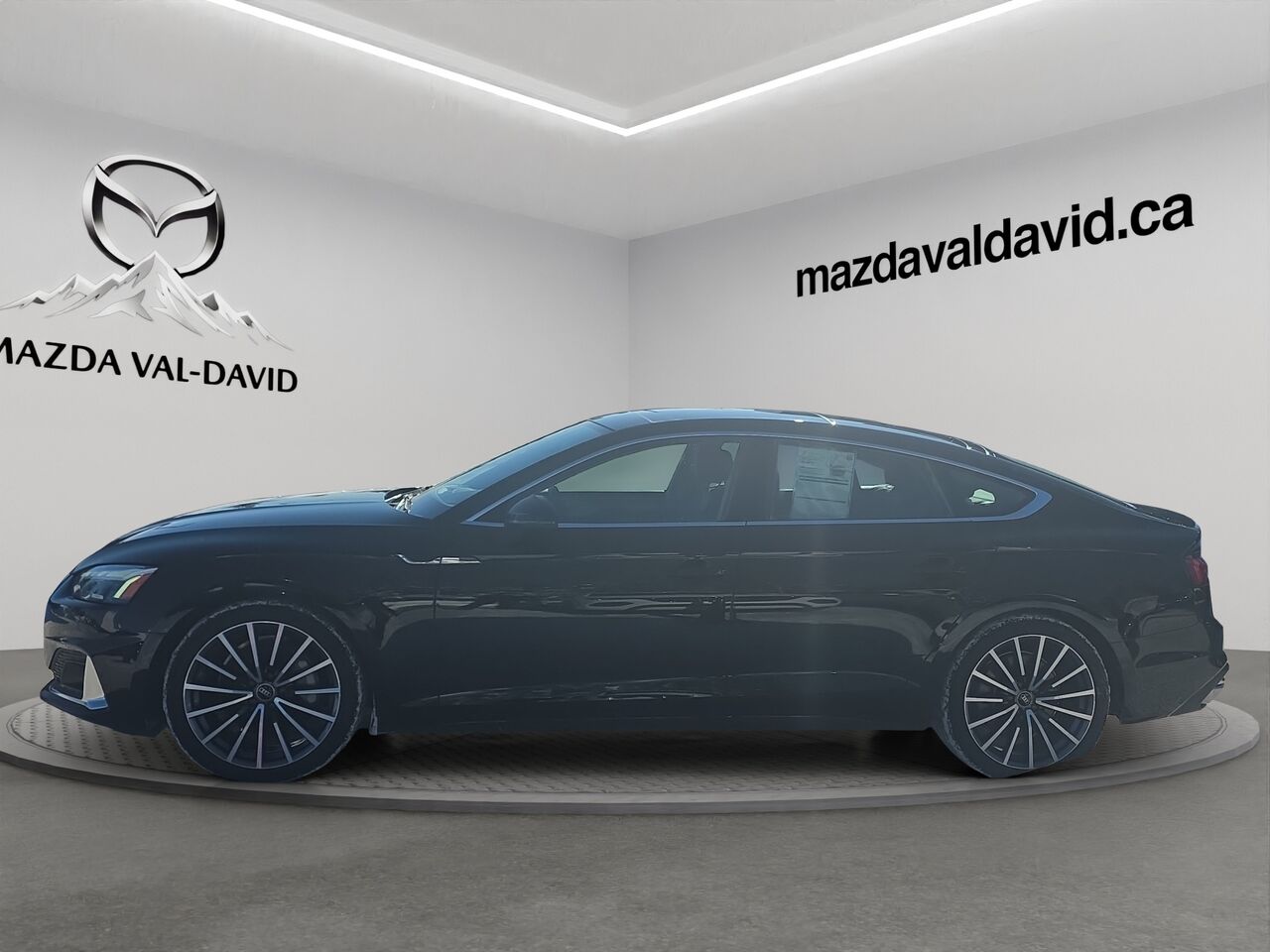 2023 Audi A5 Sportback A5 45 2.0T Sportback Komfort Quattro, Jamais accident&eacute;, Si&egrave;ges &agrave; fonction m&eacute;moire, Volant chauffant, Toit ouvrant Black