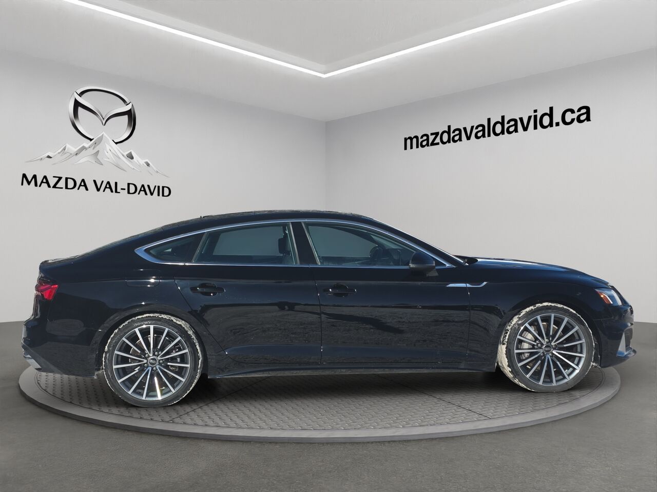 2023 Audi A5 Sportback A5 45 2.0T Sportback Komfort Quattro, Jamais accident&eacute;, Si&egrave;ges &agrave; fonction m&eacute;moire, Volant chauffant, Toit ouvrant Black