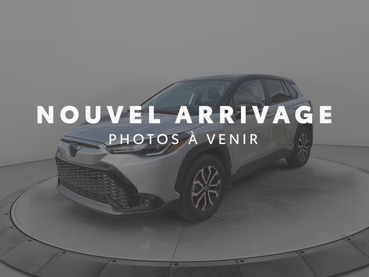 Toyota Corolla Cross NIV 7MUFBABG8RV030805 2024 Argent Baie-Comeau - photo #0