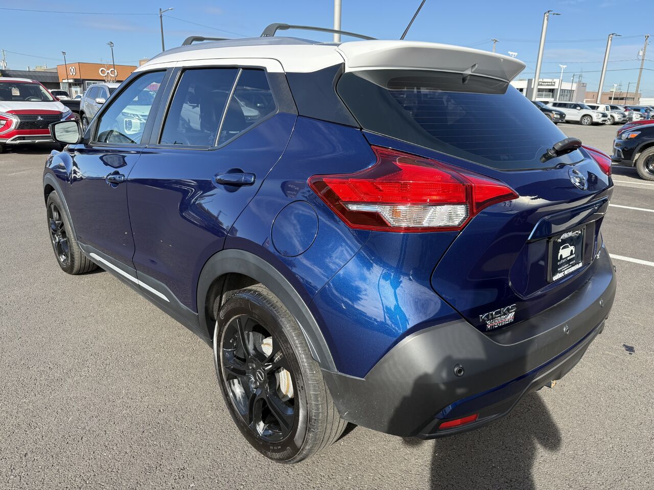 2020 Nissan Kicks SR photo 3