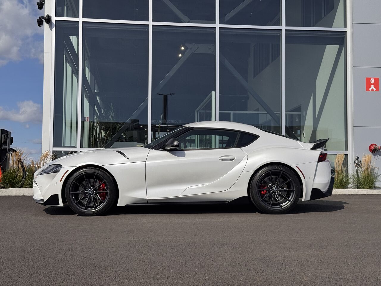 2024 Toyota Supra 3.0 photo 2
