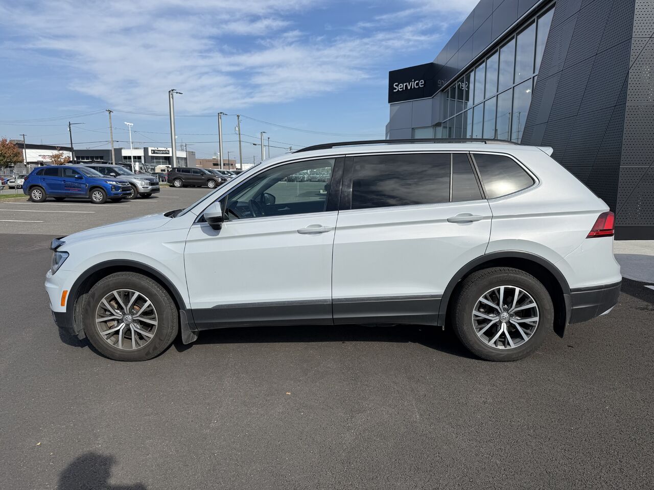 2018 Volkswagen Tiguan SEL photo 2