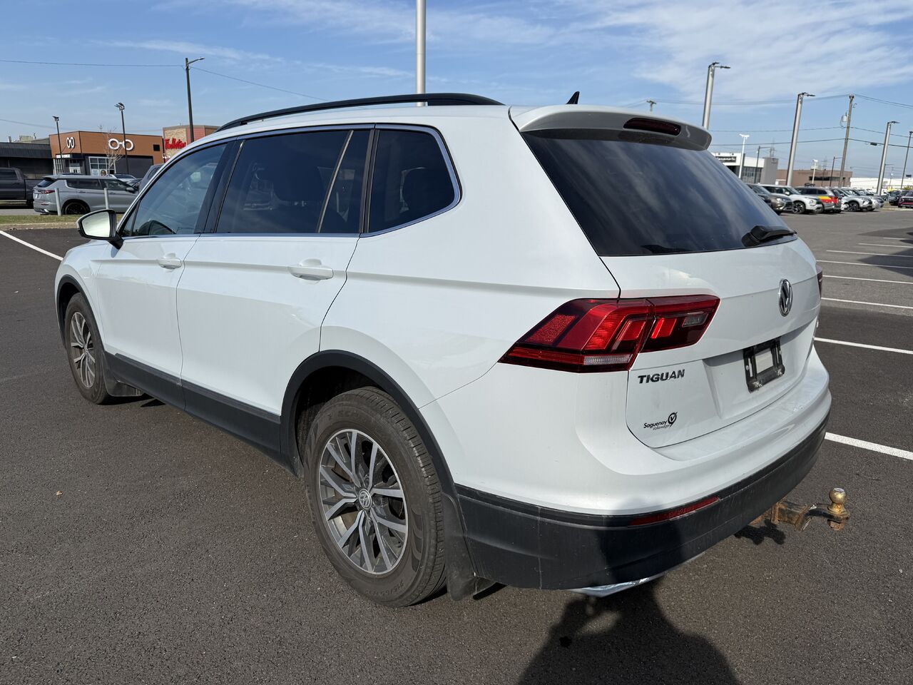 2018 Volkswagen Tiguan SEL photo 3