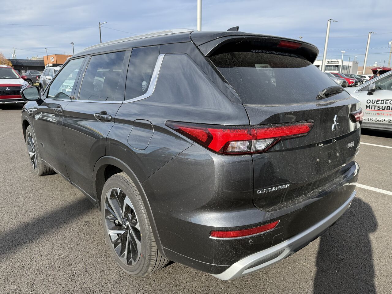 2025 Mitsubishi Outlander PHEV GT S-AWC photo 3