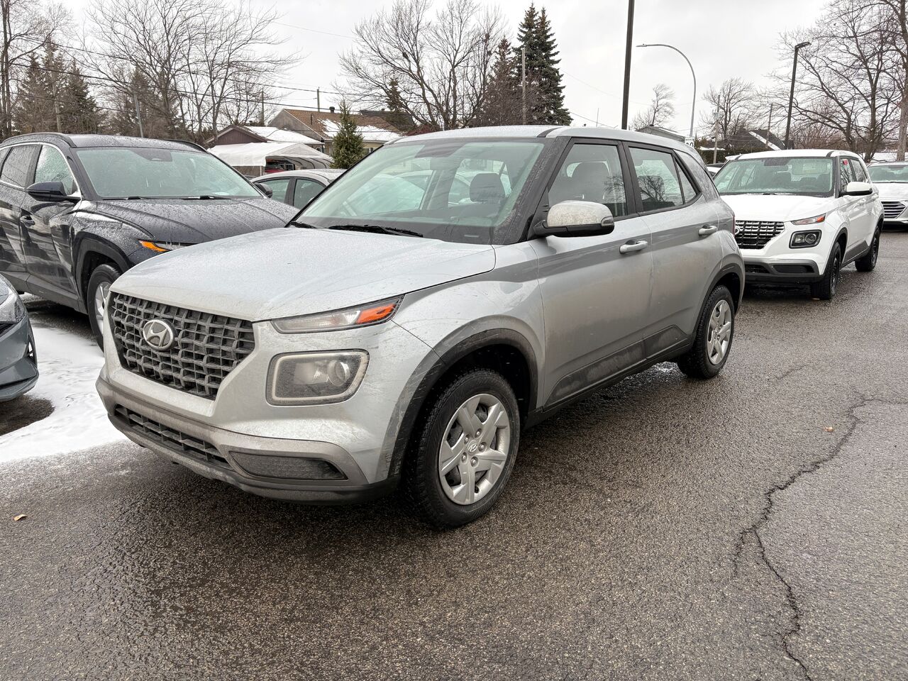 Hyundai Venue 2022 Argent Blainville - photo #0