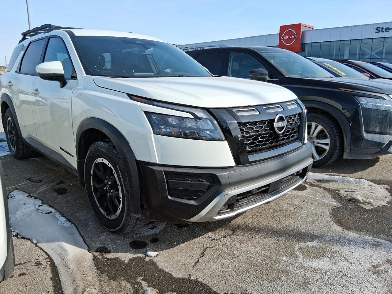 2024 Nissan Pathfinder White Qu&eacute;bec - photo #0